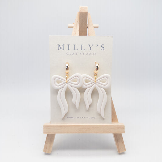 Oversized Bow Huggies